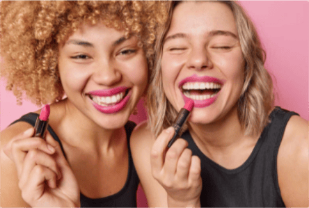 muejeres con maquillaje