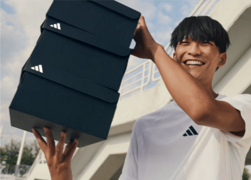 alcuni pacchi adidas